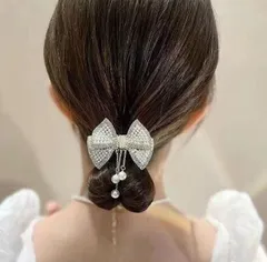 リボン バレッタ パール ビジュー ゴールド レディース ヘアアクセサリー 上品 大人可愛い 韓国風 きれいめ フェミニン 髪留め まとめ髪 ハーフアップ お呼ばれ 結婚式 二次会 パーティー 入学式 卒業式 発表会 デート 普段使い 高見え 華やか 揺れる