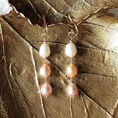 14kgf *3色グラデーションの3連パールロングピアス*