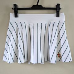 NIKE  ナイキ  テニス  ウェア  スコート  Мサイズ（L寄り）中古品  白緑