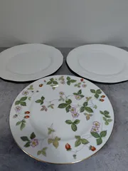 ストロベリー＆バイン  ワイルドストロベリーディナープレート