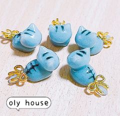おすわり猫シリーズ　黒虎猫リボン　５匹セット　デコパーツ　レジン　パーツ