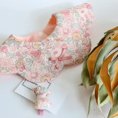 リバティ生地　ベビースタイ＋ベビー用ヘアクリップ　ベッツィ