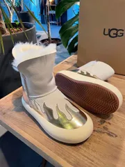 2024年最新】UGG ブーツ ショート クラシック 新品の人気アイテム