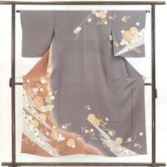 訪問着 身丈152cm 裄63cm 前幅23cm 後幅29cm 袖丈49cm 袖幅33cm レディース 袷 花柄 裄Mサイズ 秋冬春用 正絹（シルク）グレー 美品 リメイク リユース リサイクル【呉服のきくや】