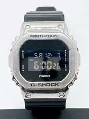CASIO/カシオ　 G-SHOCK/ジーショック　GM-5600　メンズ腕時計　クォーツ　デジタル　シリコンバンド　ブラック/シルバー