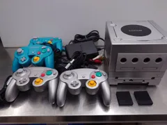 任天堂　ゲームキューブ　シルバー　ジャンク品　ステーショナリーバッグ付き　囗T巛