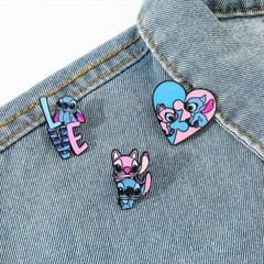 ★輸入雑貨★スティッチ　ラブ　ピンバッチ