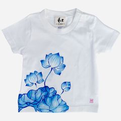 キッズ 蓮柄Tシャツ ホワイト　手描きで描いた蓮の花柄Tシャツ