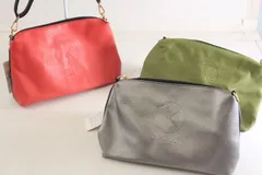 ◆在庫処分　新品　D.KELLY ショルダーバッグ　小型　赤・グリーン・ガンメタル（シルバー）　肩掛け サコッシュ ポシェット ポーチ バッグインバッグ 鞄 フェイクレザー　ショルダーストラップ取り外し可能　RED・TEA・GM