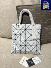 【今日特価】Issey Miyake イッセイミヤケ ベゼル 6 カラーボタンが新色で注目される-WTO輸入1