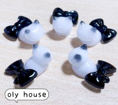 おすわり猫シリーズ　白黒猫黒1リボン　５匹セット　レジン　パーツ