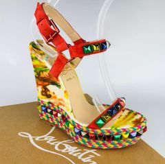 美品Christian Louboutin・クリスチャン ルブタン CATACLOU レディース レザー マルチカラー スタッズ ウェッジソール ストラップ サンダル 厚底 (35) ブランド レディース 靴 マルチカラー