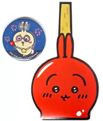 【中古】バッジ・ピンズ うさぎ りんご飴台紙入り缶バッジ 「ちいかわ なんか小さくてかわいいやつ×イトーヨーカドー ちいかわと夏休みフェア」 ちいかわ縁日くじ 景品