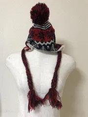 ボンボン付きビーニー 三つ編み付き　耳付き　イヤーウォーマー付き　ノルディック ニット帽子 赤 子ども　アメリカ国旗