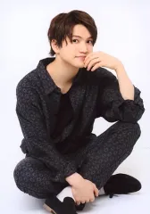 【中古】生写真(男性) 三浦宏規/全身・座り/三浦宏規FCイベント「White ＆ Black」 official party vol.4 ランダムフォト