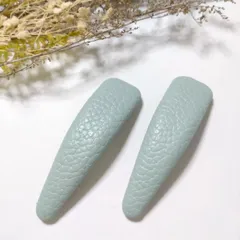 フェイクレザーパッチンピン　ベビーブルー　2本セット　ハンドメイド