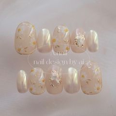 オーロラベージュのFlowerネイル⋆*