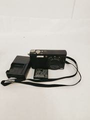 RICOH R8 コンパクトデジタルカメラ 黒 1000万画素 通電起動撮影フラッシュ発光確認済 充電器、バッテリー付 リコー デジカメ コンデジ