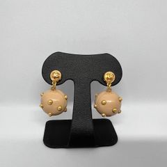 【中古】 CHANEL （シャネル） ｺｺﾏｰｸ ﾎﾞｰﾙ ﾋﾟｱｽ ブランドジュエリー ピアス/イヤリング ベージュ ｺﾞｰﾙﾄﾞ 