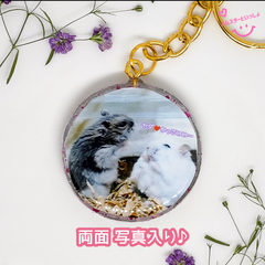 ◆再販◆【１点限り】【おまけ付き】レジンキーホルダー  両面写真入り ハンドメイド ハムスターといっしょ こきち&みるく 「ヤダ❤️かっこいい…」バージョン