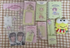 ソンチャン(SUNGCHAN) NCT(エヌシーティー) サンリオ コラボ グッズ まとめ売り トレカ 証明写真 IDフォト ミニフォト ホルダー ケース バッジ ノート ボールペン
