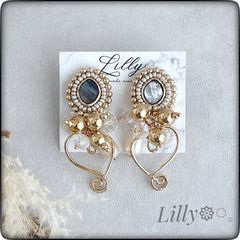 #729 ハンドメイド/ハート/ビーズ刺繍/アンティーク/大ぶりピアスイヤリング