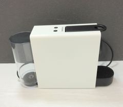 NESPRESSO　ネスプレッソ　コーヒーメーカー　カプセル式　2018年製