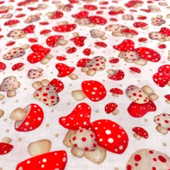 USAコットン　Quilting Treasures Facrics　毒きのこ柄 生地　赤×ドット