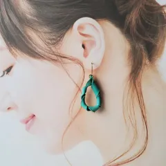 ツイストループレザーピアス　ターコイズカラー