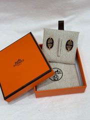 エルメス HERMES 新作トネールピアス マロン×ローズゴールド - メルカリ
