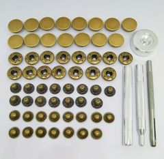 【新着商品】穴あけポンチ ボタン 打ち具 スナップ 打ち台 15組セット ハトメ抜き 12mm 手芸 ホック打ち具セット ハンドメイド バネ 革DIY レザークラフト （合計15組＋4点打ち具）