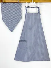 グレーのストライプのリバーシブルハンドメイド子供エプロンと三角巾のセット