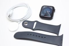 Apple Watch SE（第2世代）GPS/44mm/A2723〈MNK03J/A〉⑤