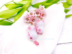 〈リニューアル版〉桜追っかけねこのピアス