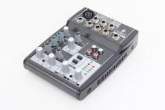 【中古】BEHRINGERベリンガー アナログミキサー XENYX 502