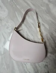 CHARLES & KEITH(チャールズアンドキース) チェーン ショルダーバッグ