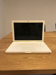 【ジャンク品】MacBookノートパソコン（A1181）