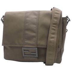 FENDI(フェンディ) バゲット メッセンジャー ショルダーバッグ 肩掛け 斜め掛け ナイロン カーキ ブラウン金具 7VA537 メンズ 40802074718【中古】【アラモード】