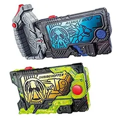 【中古】【非常に良い】仮面ライダーゼロワン DXシャイニングホッパープログライズキー＆アサルトウルフプログライズキーセット
