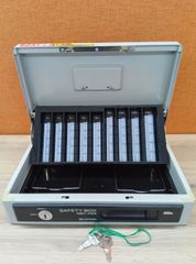33‐3　アイリスアイリスオーヤマ　手提げ金庫　SBX-A5S　鍵2個付き　家庭用　SAFETY　BOX　　トレー付