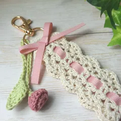 ハンドストラップ♡バッグチャーム/スマホストラップ/チャーム/アイボリー/④