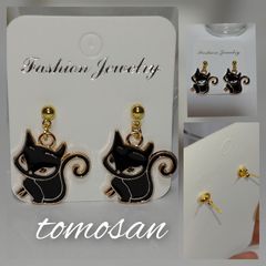 ツリ目黒猫ちゃんピアス
