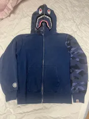 2025年最新】アベイシングエイプ シャークパーカーブルーの人気