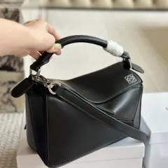 2024年最新】loewe バッグ 型押しの人気アイテム - メルカリ