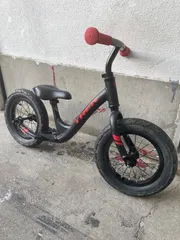 トレック　TREK キックスター　キックバイク　自転車