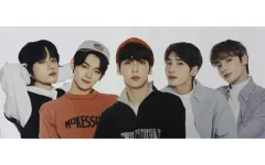 【中古】タペストリー TOMORROW X TOGETHER スローガン 「2022 TOMORROW X TOGETHER FANLIVE MOA X TOGETHER」