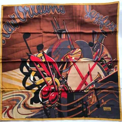 GIANFRANCO FERRE（ジャンフランコ・フェレ）大判シルクスカーフ