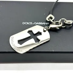 【無骨に象徴を纏う】　DOLCE & GABBANA ドルチェ＆ガッバーナ　ネックレス クロス ドッグタグ調 レザーコード 箱・カード付　シルバー系