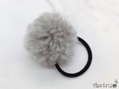 ポンポンヘアゴム　ハンドメイド