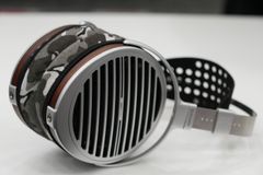 HIFIMAN SUSVARA のイヤーパッドの保護・修理に mimimamo スーパーストレッチ・ヘッドホンカバー （サイズ：L、色：シティ、型番：MHC-002-CC）